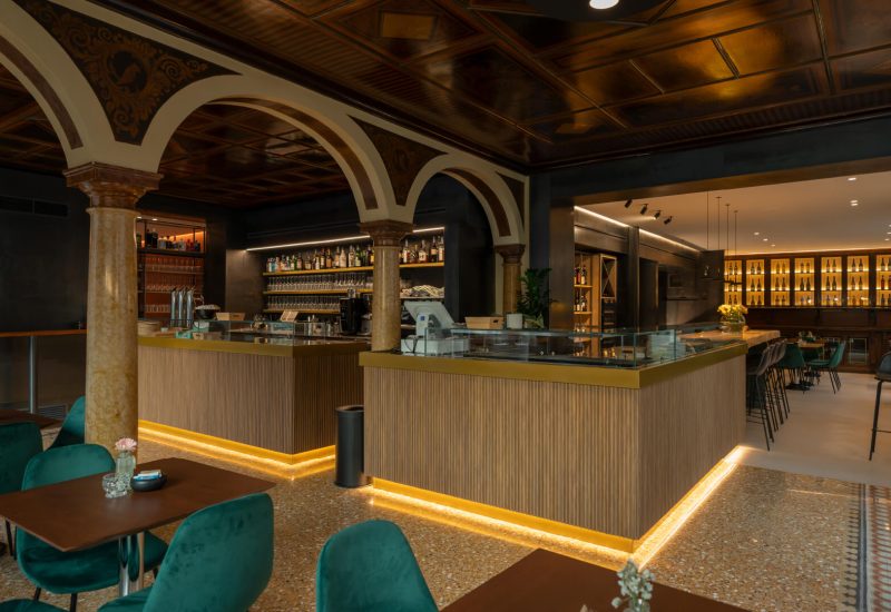 NEGOZI E SPAZI COMMERCIALI3-100